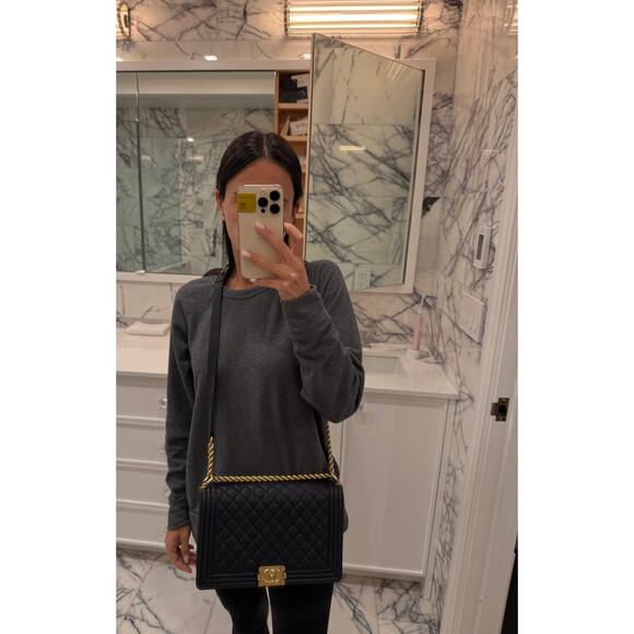 AUTHENTIC Chanel Boy Bag.- Navy Quilted Large - Picture 13 of 13